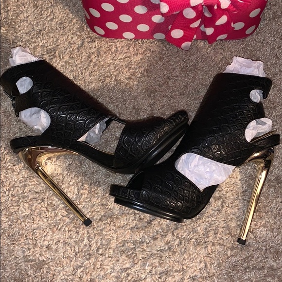 Heels - Picture 3 of 6